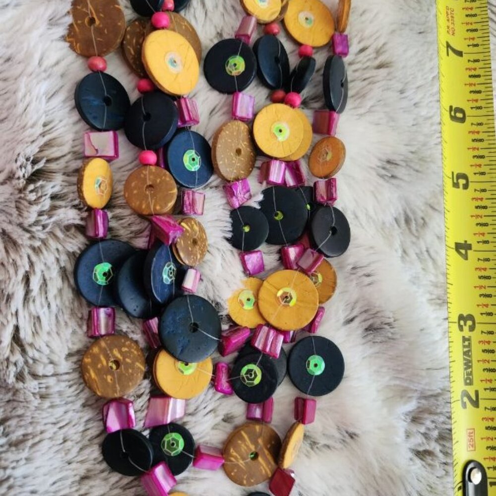 MULTI-COLOR WOOD SHELL AND COCONUT NECKLACE WITH BUGLE BEAD DETAIL